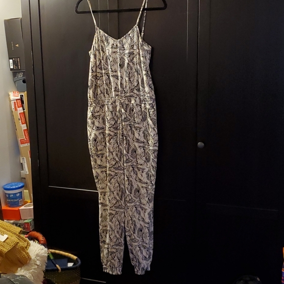 Banana Republic Spaghetti Strap Jumper - Picture 1 of 17